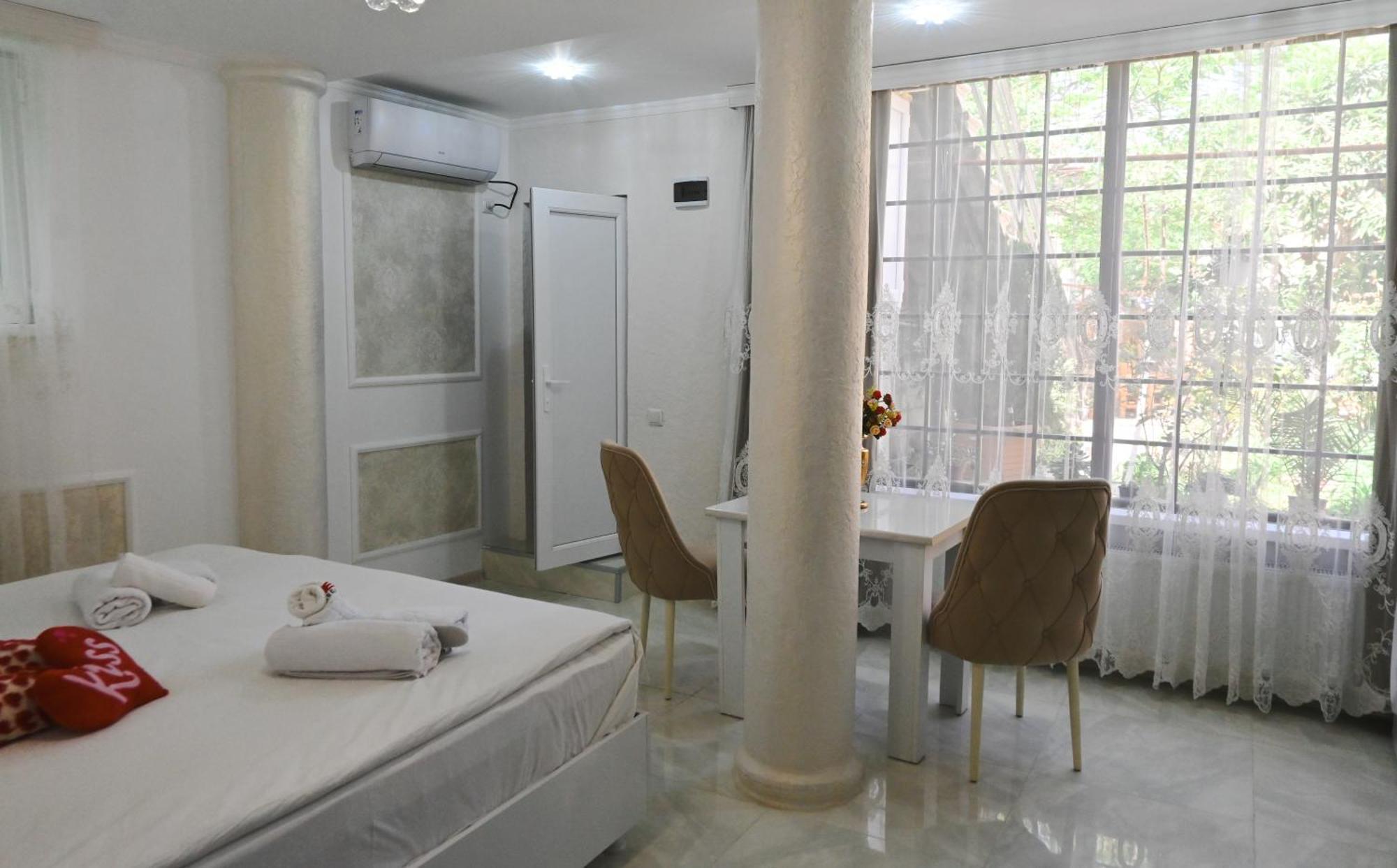 Jerusalem Hotel Кутаиси Екстериор снимка