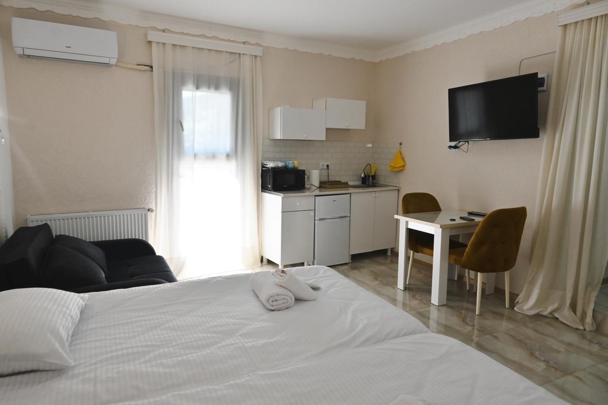 Jerusalem Hotel Кутаиси Екстериор снимка