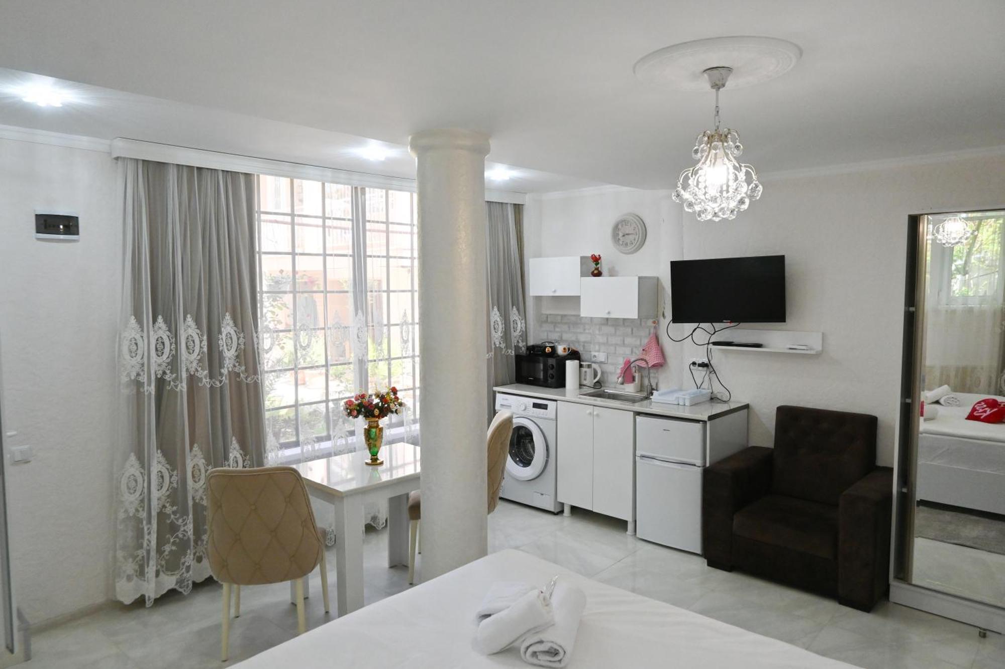 Jerusalem Hotel Кутаиси Екстериор снимка