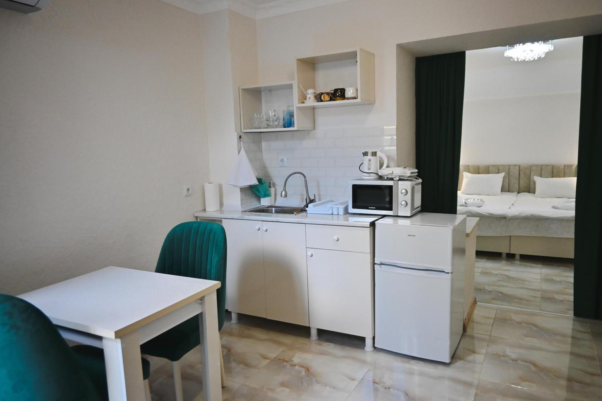 Jerusalem Hotel Кутаиси Екстериор снимка