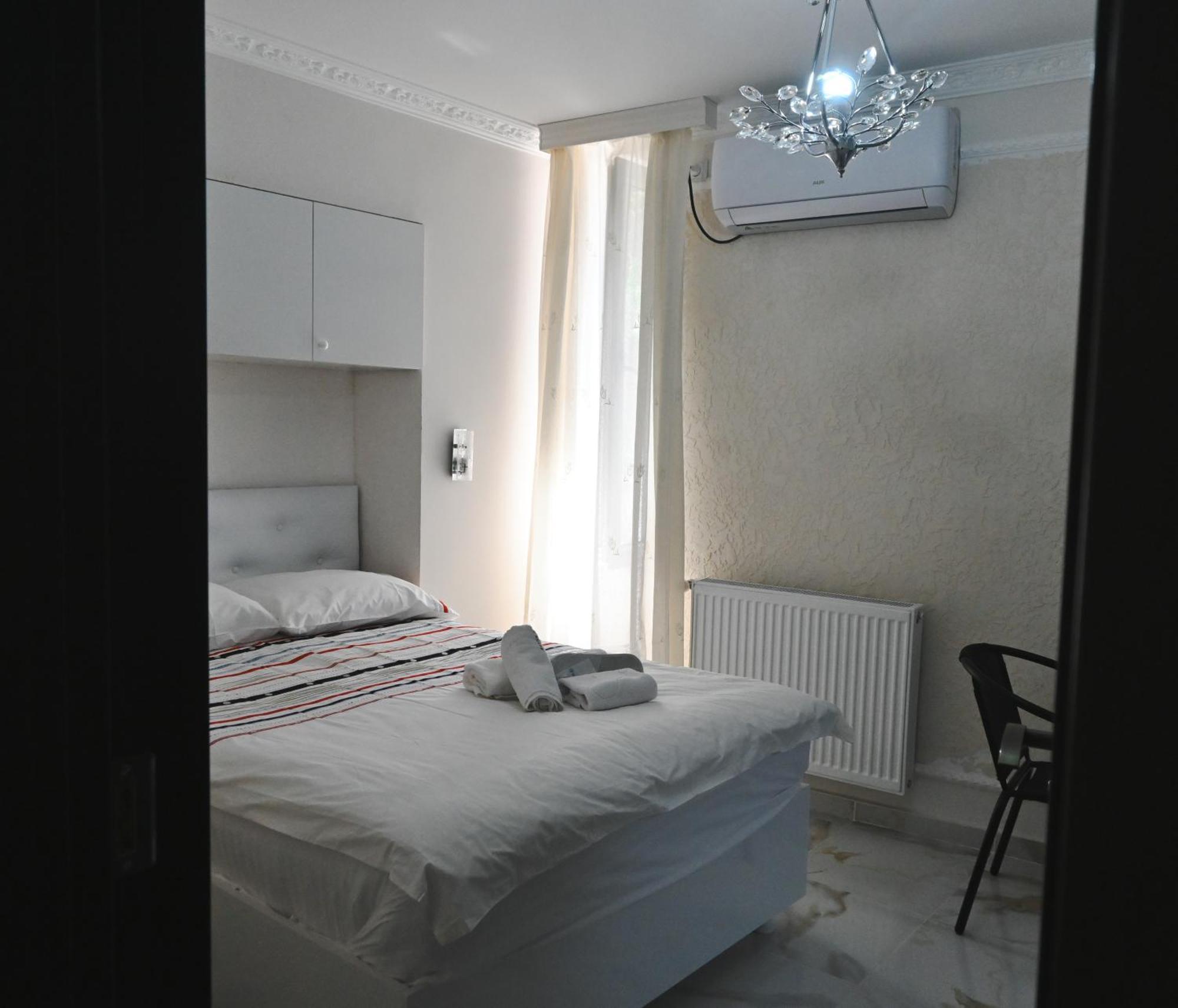 Jerusalem Hotel Кутаиси Екстериор снимка