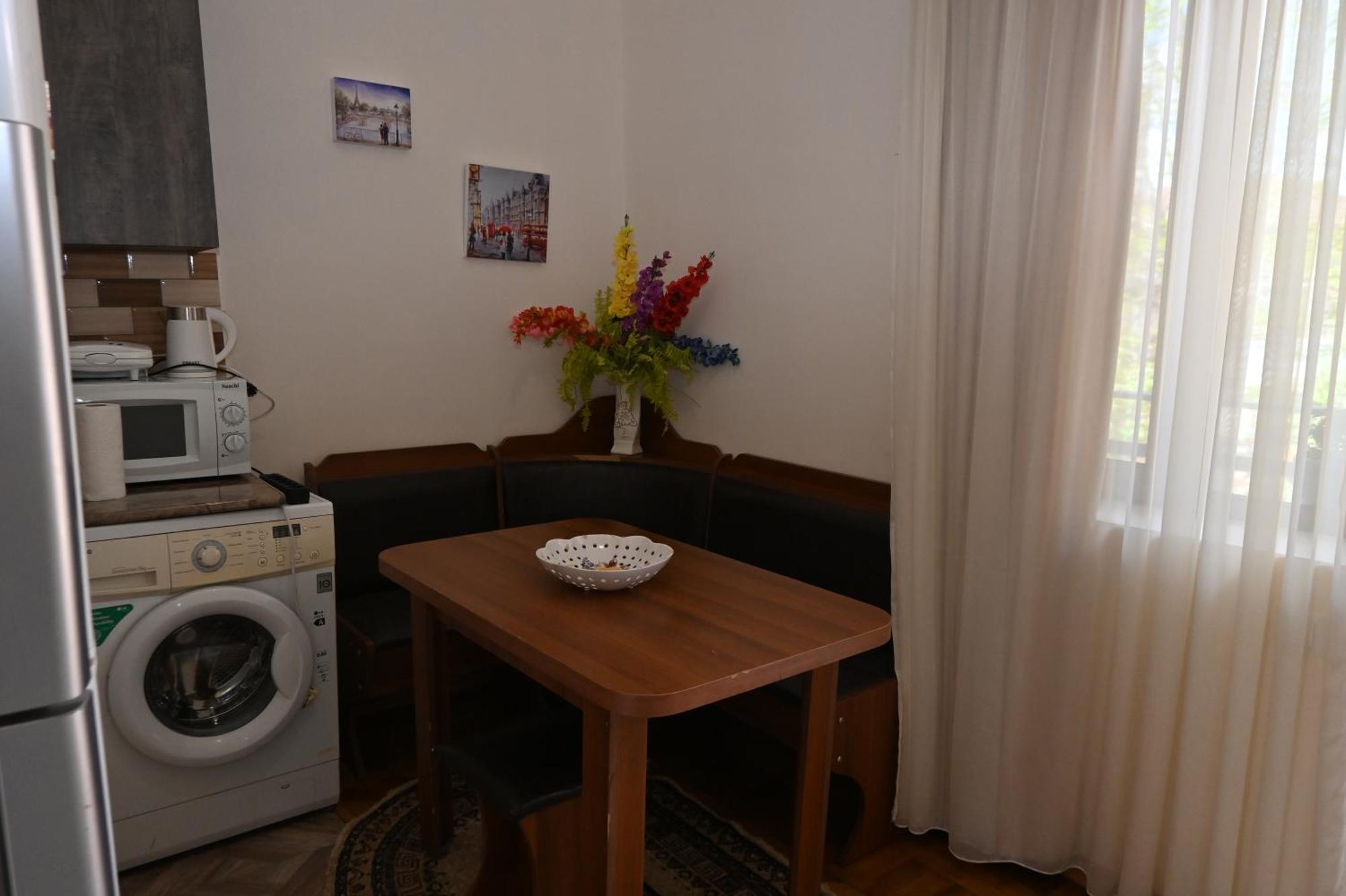 Jerusalem Hotel Кутаиси Екстериор снимка