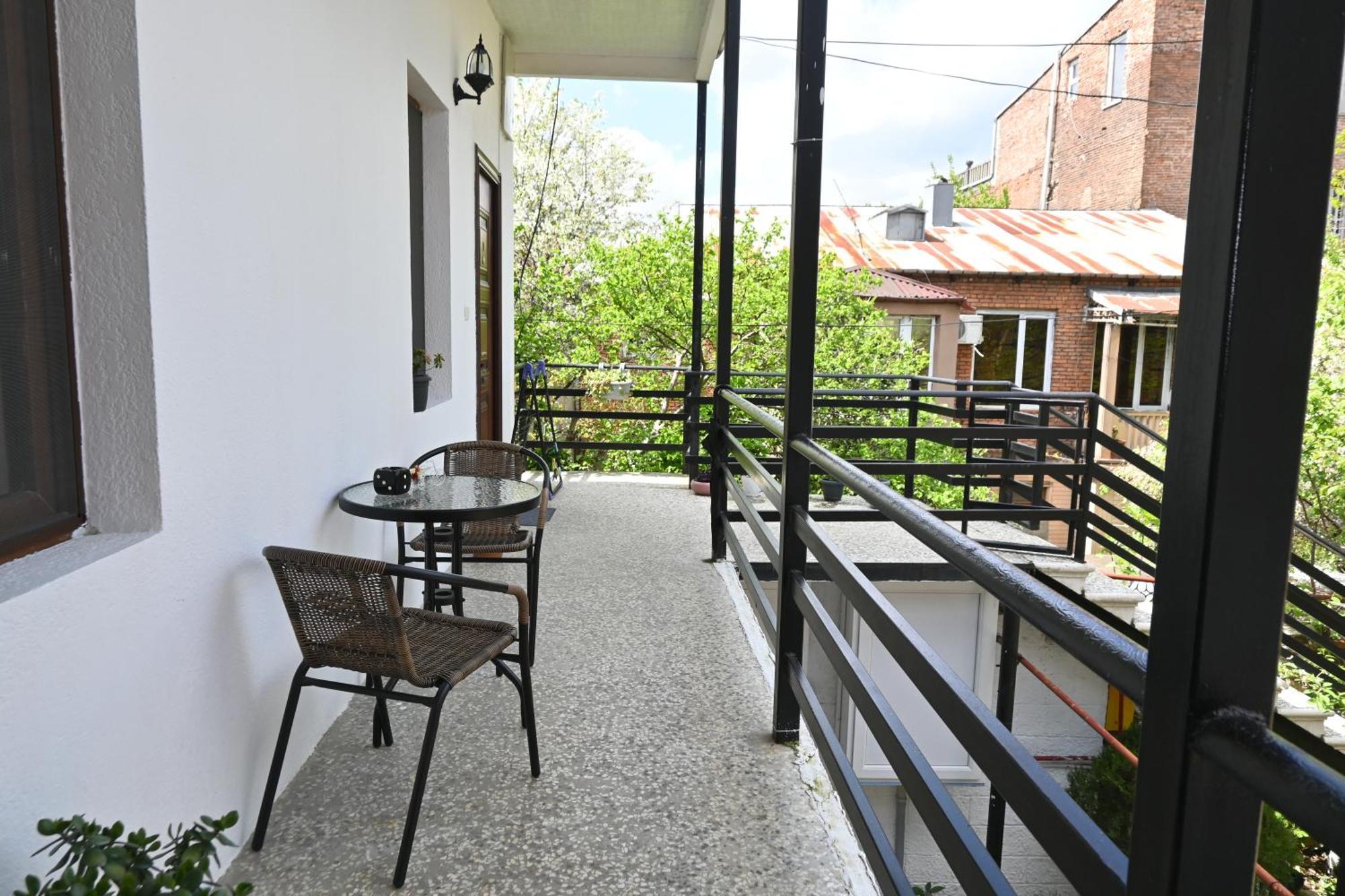 Jerusalem Hotel Кутаиси Екстериор снимка